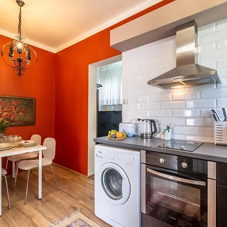 #maison㊶ - A Vibrant, Urban Apartment Sofia